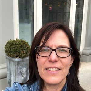 Meet your Posher, Lorraine